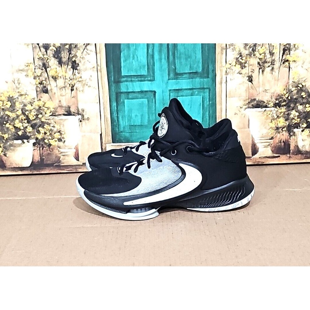 Nike Zoom Freak 4 Mens Size 6.5 Black Grey White Cookies and Cream DJ6149‎ 001